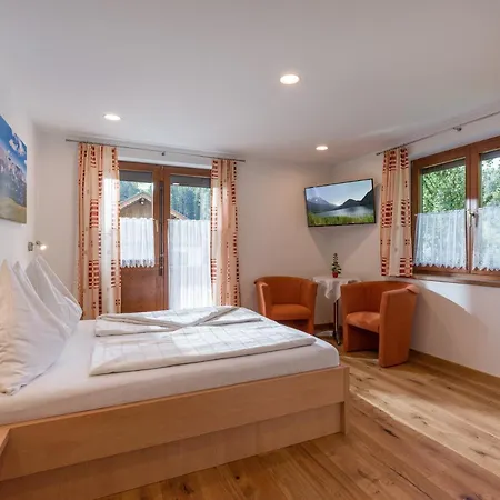 Haus Salvenmoser * 凯撒山麓舍福