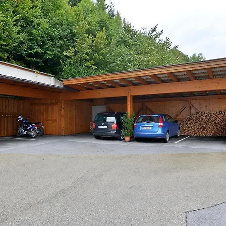 Haus Salvenmoser * 凯撒山麓舍福